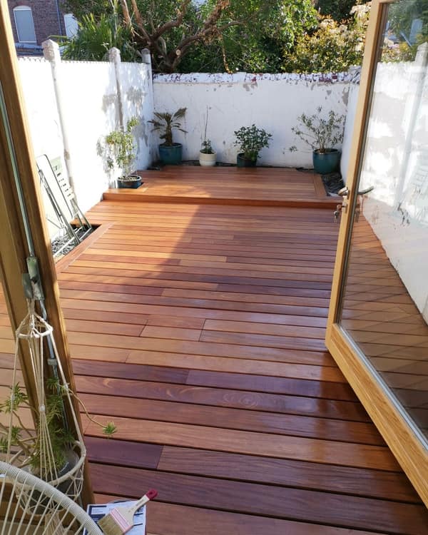 Aménagement extérieur en bois par Le Wood Gang : Est-ce que si on poste une belle photo de terrasse made by The Wood Gang en bois exotique (le cumaru pour les…