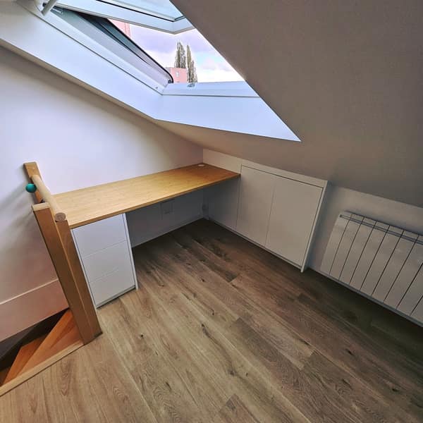 Aménagement intérieur en bois sur mesure par Le Wood Gang : Le sur-mesure, c'est pour avoir du "+" ! on est bien d'accord 😁