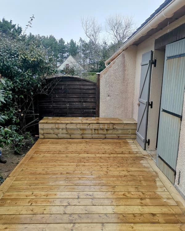 Aménagement extérieur en bois par Le Wood Gang : Qu'en pensez-vous ?