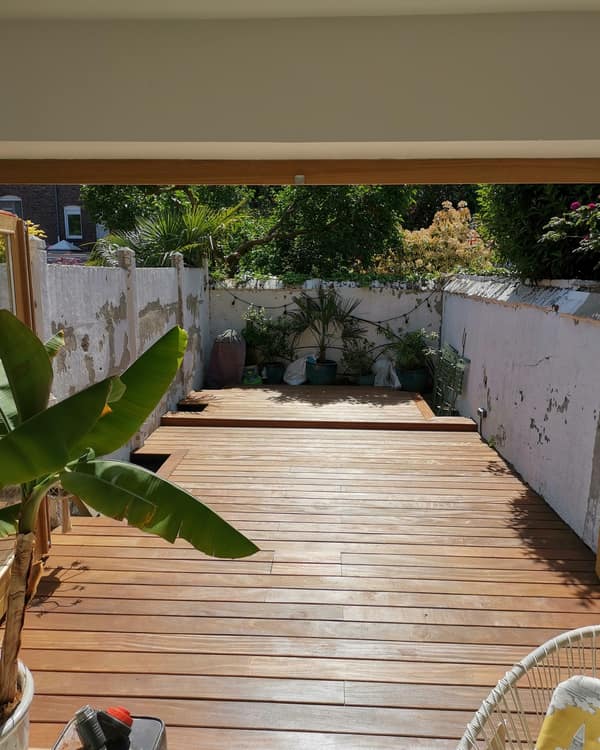 Aménagement extérieur en bois par Le Wood Gang : Nous nous occupons également de l'entretien de vos terrasses 🌳♻️