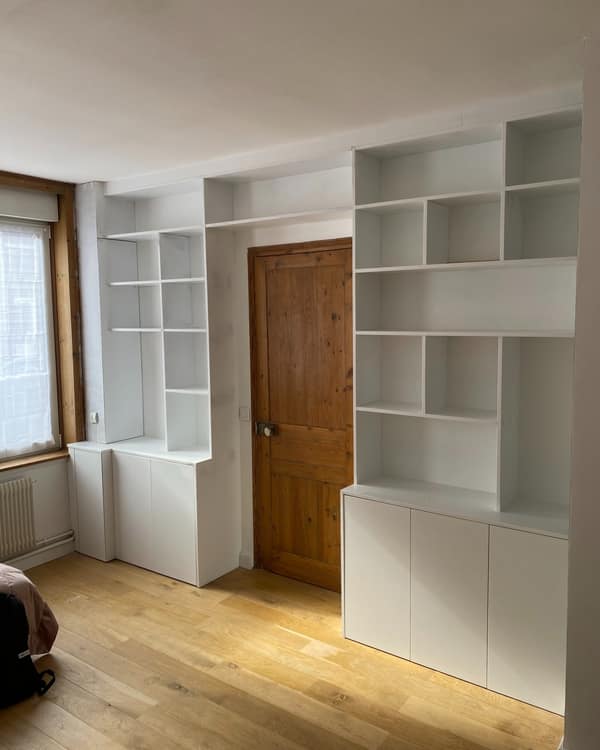 Aménagement intérieur en bois sur mesure par Le Wood Gang : Et cette grande bibliothèque, vous en pensez quoi ?