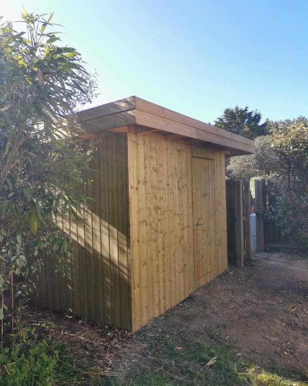 Aménagement extérieur en bois par Le Wood Gang : N'hésitez pas à nous contacter pour tout projet de cabanons ou studios de jardin.