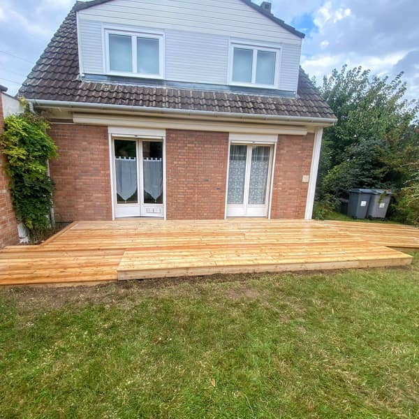 Aménagement extérieur en bois par Le Wood Gang : Qui a dit que la saison des terrasses était terminée ?