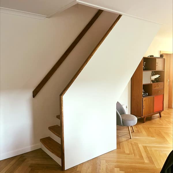 Aménagement intérieur en bois sur mesure par Le Wood Gang : Que pensez-vous de cette transformation ?