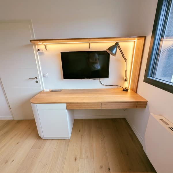 Agencement bois pour professionnels par Le Wood Gang : Vacances scolaires terminées...il faut s'y remettre...alors autant avoir un bureau taillé pour de belles et…